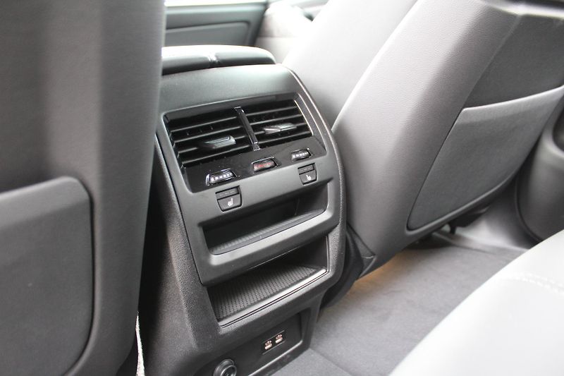 BMW X5 xDrive30d Mpaket vzduch - fotka 13 z 27