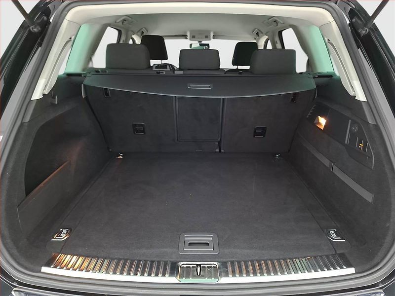 Volkswagen Touareg (2012) 3.0 TDI, 4X4, Automat - fotka 14 z 21
