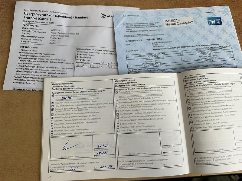 Nissan Qashqai 2,0 +2 4x4 7.Míst - fotka 25 z 25