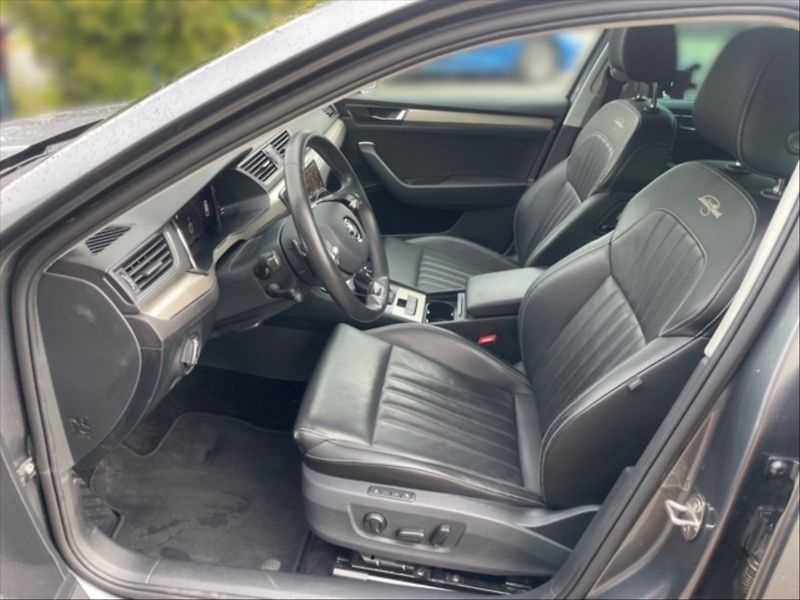 Škoda Superb 2,0 TDI 147 L&K Combi DSG - fotka 7 z 11