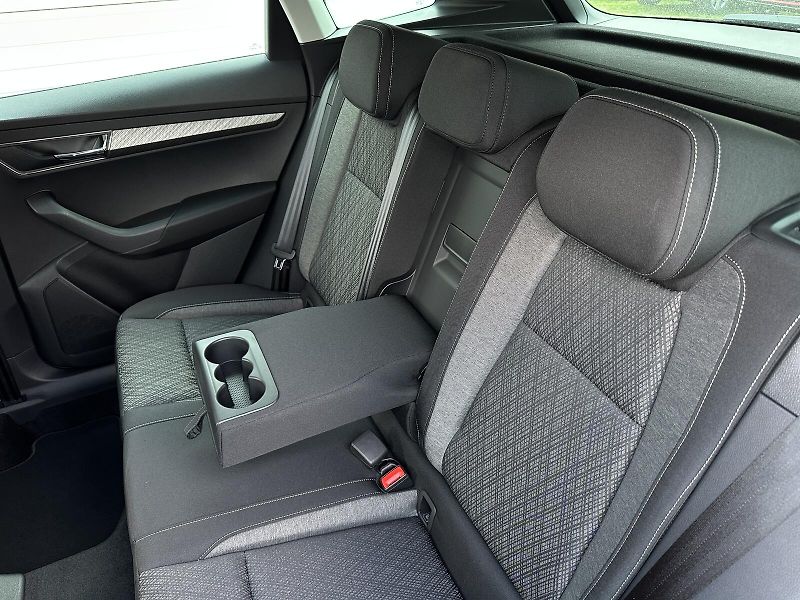 Škoda Karoq 1.5TSi DSG 150PS Top & Selecti - fotka 32 z 40