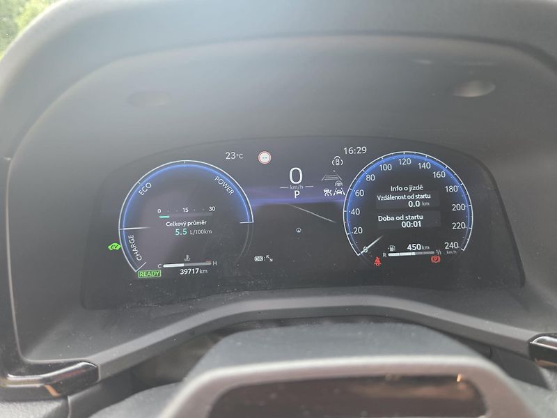 Toyota Camry (2024) 2.5HEV 231PS EXECUTIVE - fotka 12 z 15