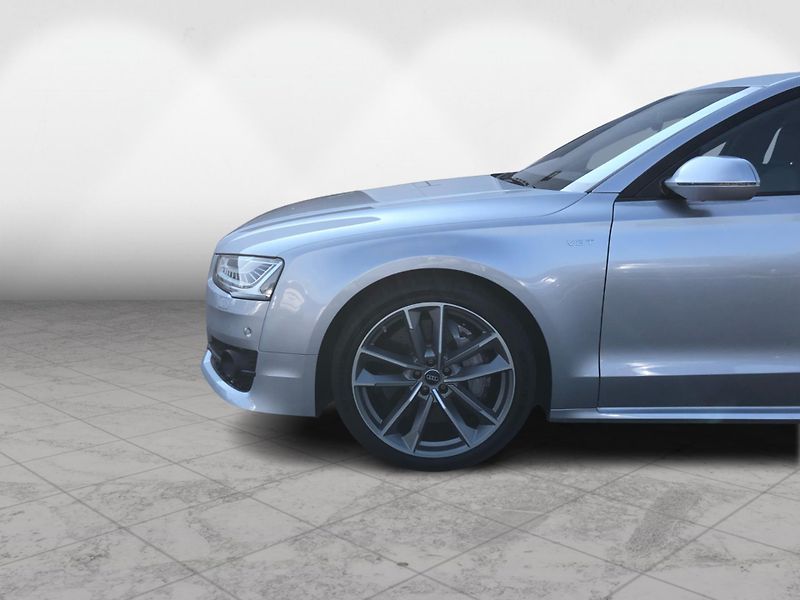 Audi S8 PLUS 4.0 TFSI QUATTRO - fotka 10 z 28