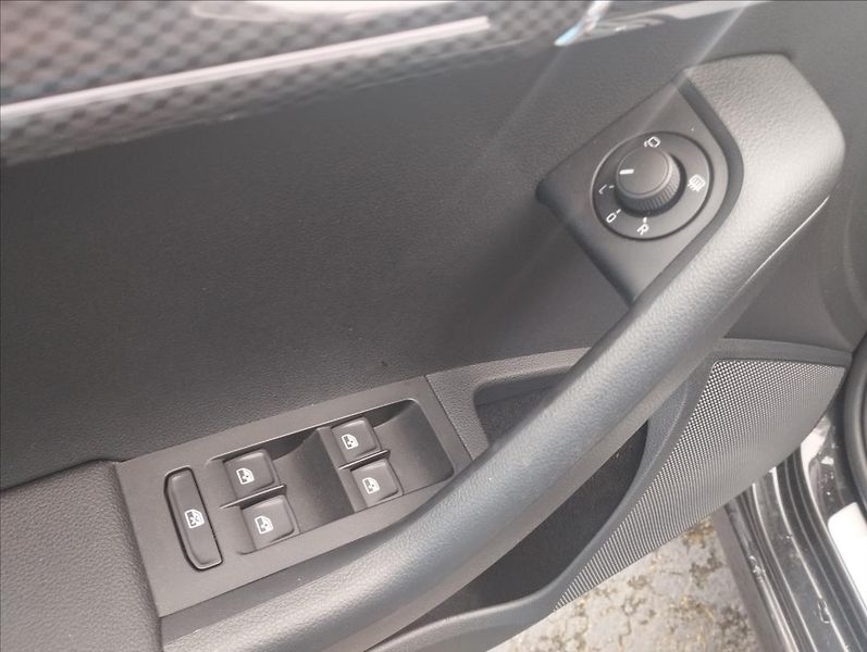 Škoda Octavia 2,0 TSi RS 169KW DSG  WEBASTO - fotka 18 z 20