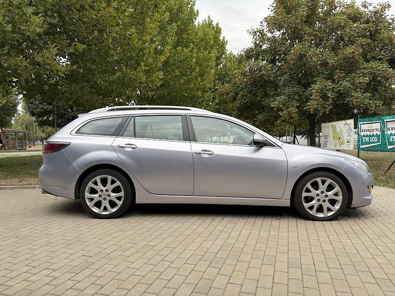 Mazda 6 2.5 Top Bose - fotka 13 z 32