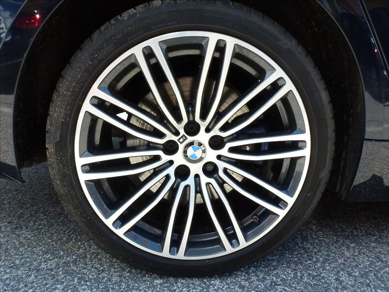 BMW Řada 5 3,0 D X-Drive M-Paket  Carbon - fotka 55 z 62