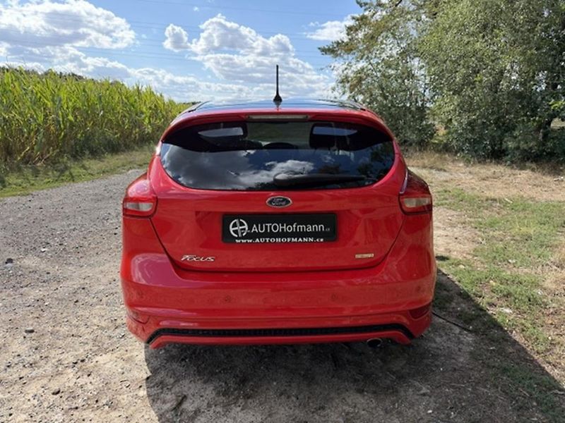 Ford Focus ST-line, 1.5 EcoBoost 110kW - fotka 5 z 31