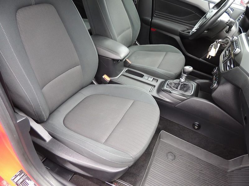 Ford Focus (2019) Combi 1.0i,92kw,ČR,1.majitel - fotka 35 z 49