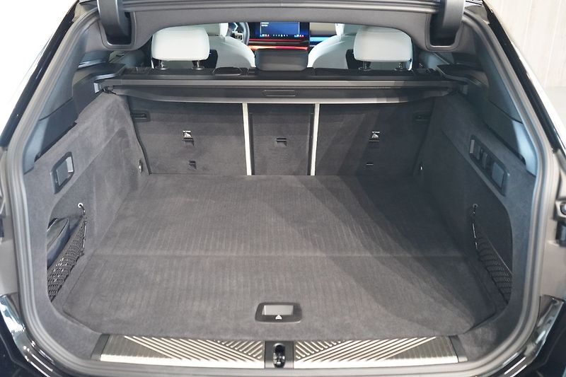 BMW Řada 5 540d xDrive, Bowers, Tažné - fotka 16 z 50
