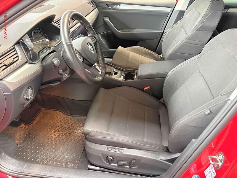 Škoda Superb (2018) 2.0 TDi, ČR, Ambition, xenon - fotka 9 z 19