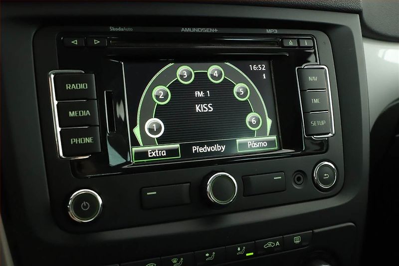 Škoda Yeti (2012) 1.6 TDI, Navi, Tempomat - fotka 14 z 19