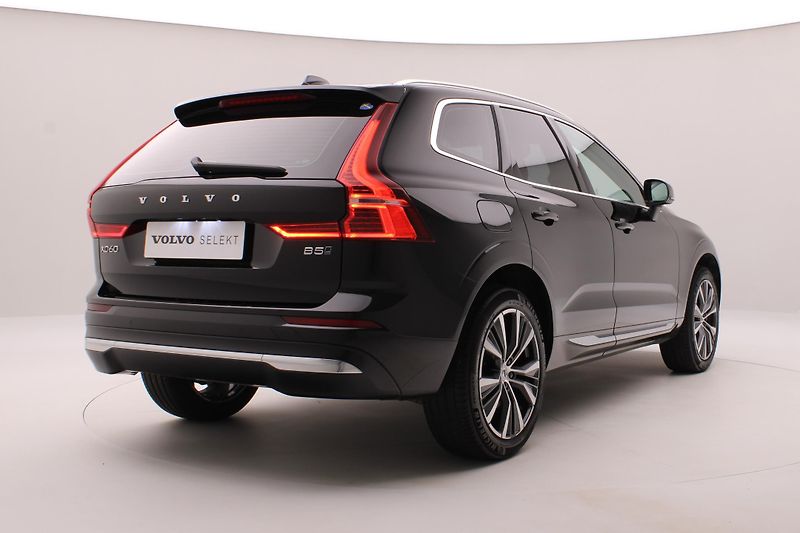 Volvo XC60 B5 AWD INSCRIPTION REZERVACE - fotka 9 z 43