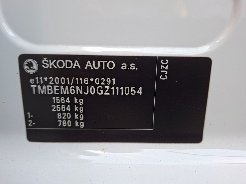 Škoda Fabia (2015) 1.2TSI 66kW -1.MAJITEL - fotka 33 z 42
