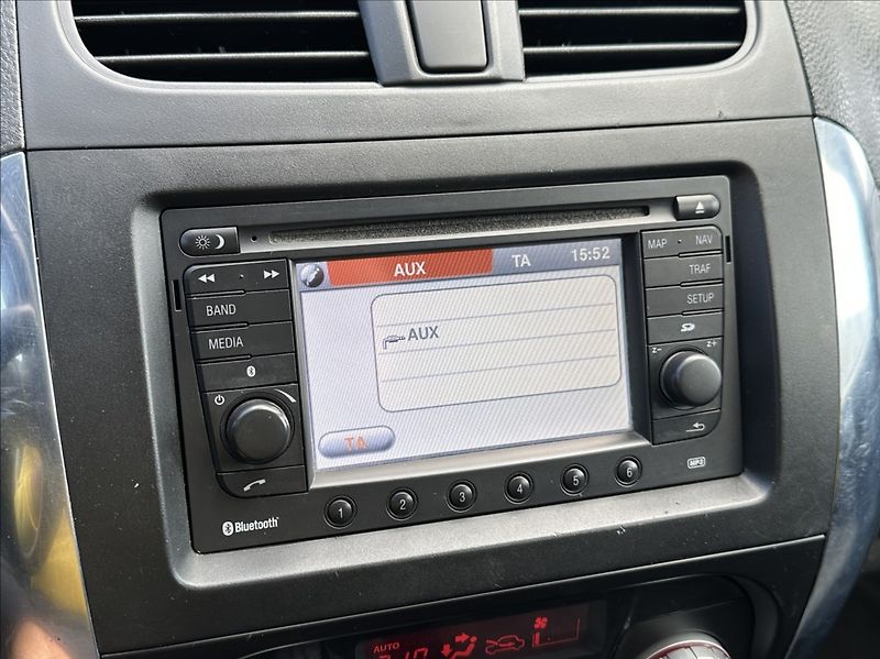 Suzuki SX4 2,0 DDiS 135PS  Style 4x4 - fotka 33 z 51