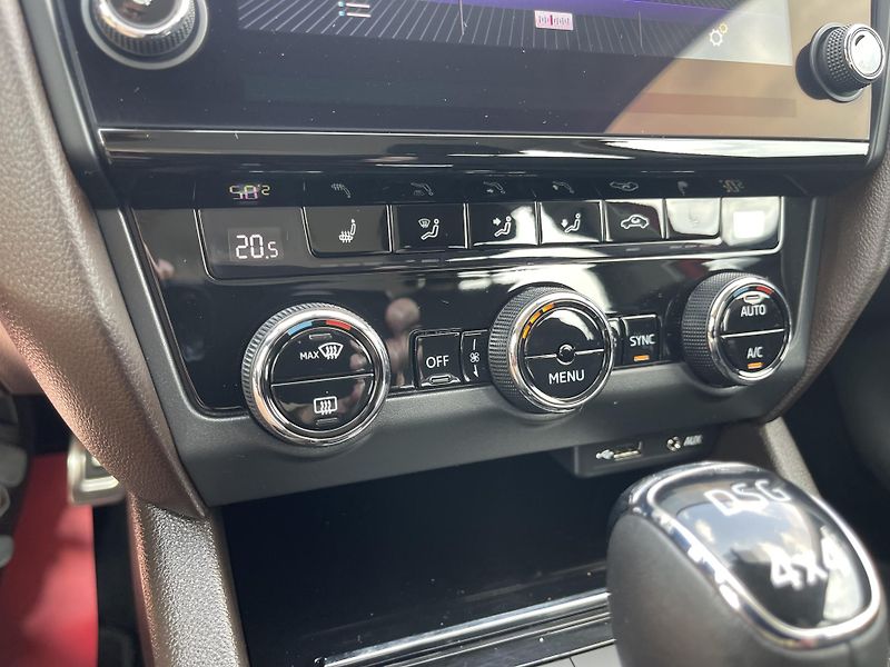 Škoda Octavia 2.0 TDi 135kW SCOUT DSG 4x4 ČR - fotka 38 z 55