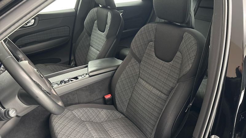Volvo XC60 2.0 T6 AUT AWD Recharge Core - fotka 15 z 32