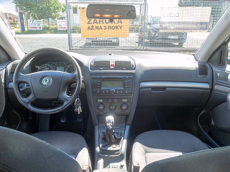 Škoda Octavia (2008) ČR 2.0TDI 103KW man – DIGI - fotka 11 z 37
