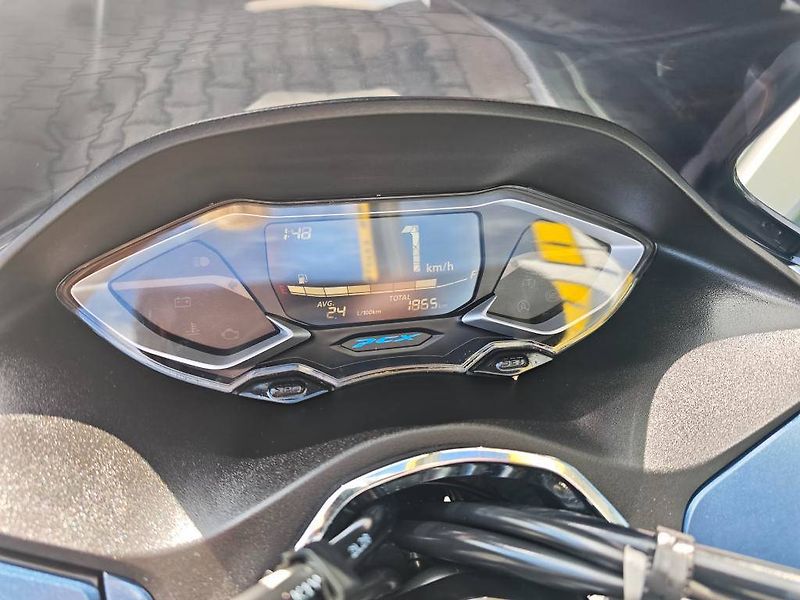 Honda PCX 125 (2023) najeto 1.865 Km - fotka 16 z 17