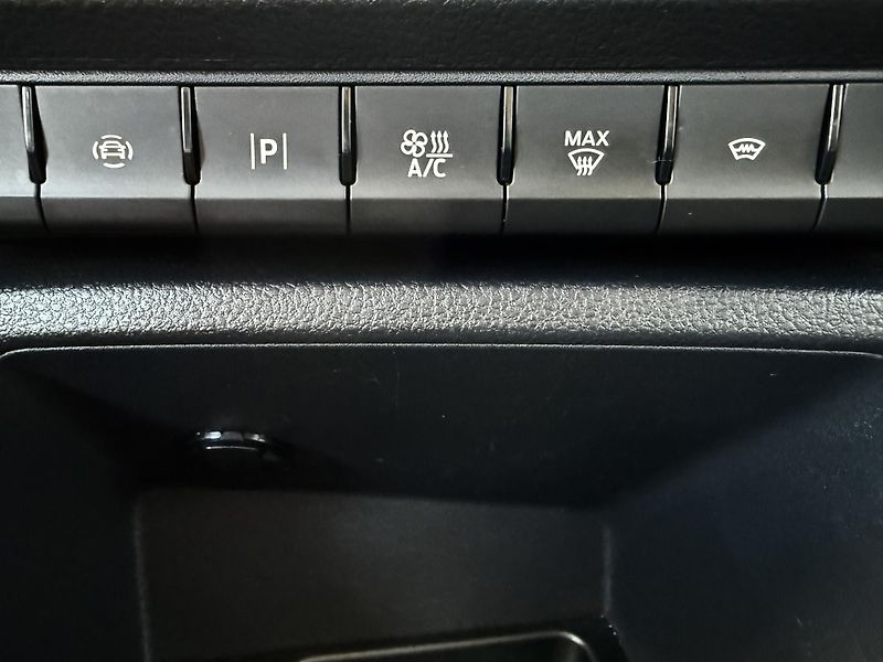 Ford Tourneo Connect 2,0 EcoBlue Titanium - fotka 31 z 38