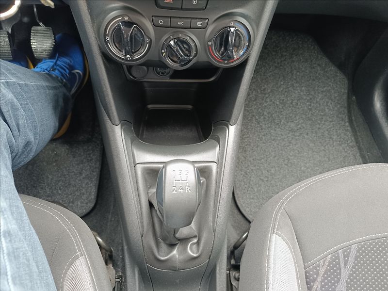 Peugeot 208 1,2 VTi STÁLE U NÁS - fotka 15 z 19