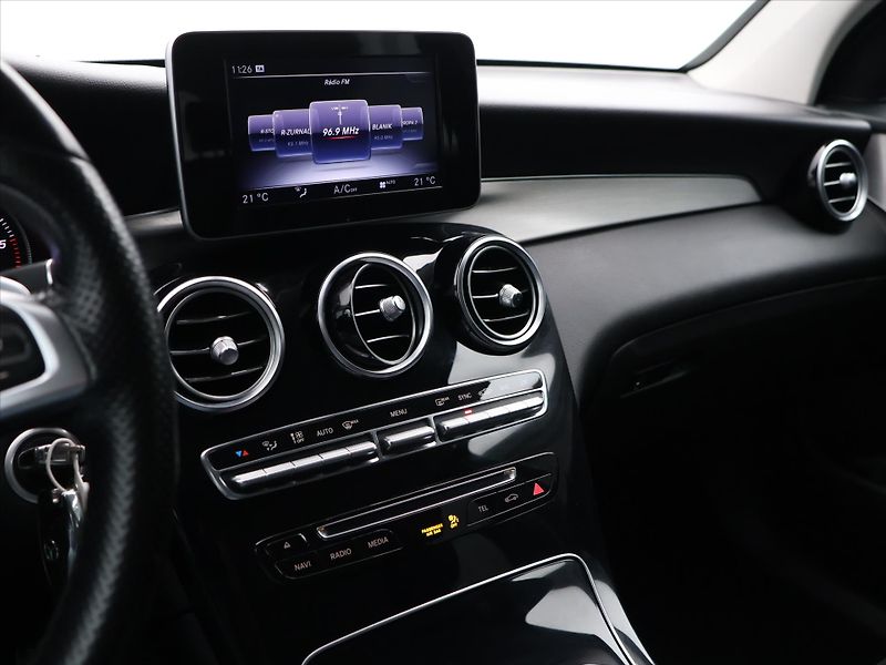 Mercedes-Benz GLC 2,1 220d 125kW AMG 4Matic CZ - fotka 21 z 33