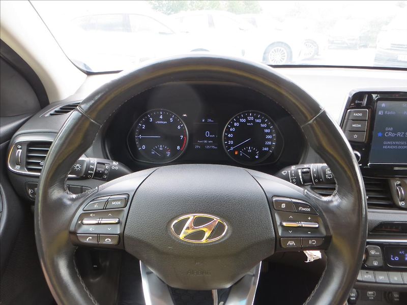 Hyundai i30 1,0 T-GDI 88kW Comfort ČR - fotka 22 z 25