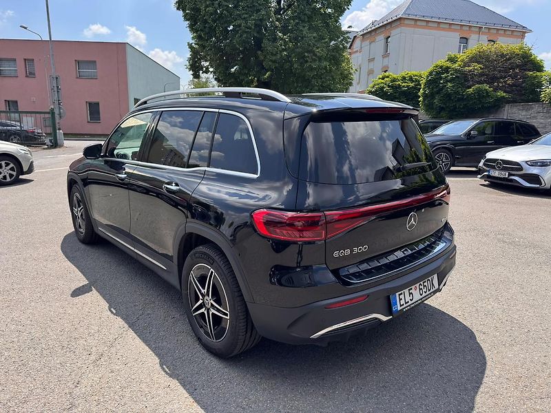 Mercedes-Benz EQB (2025) 300 4M - fotka 5 z 22