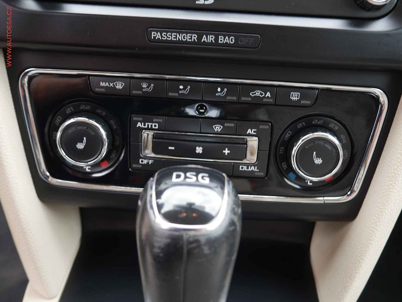 Škoda Superb (2012) 2.0TDi, AT, autoAC - fotka 14 z 20