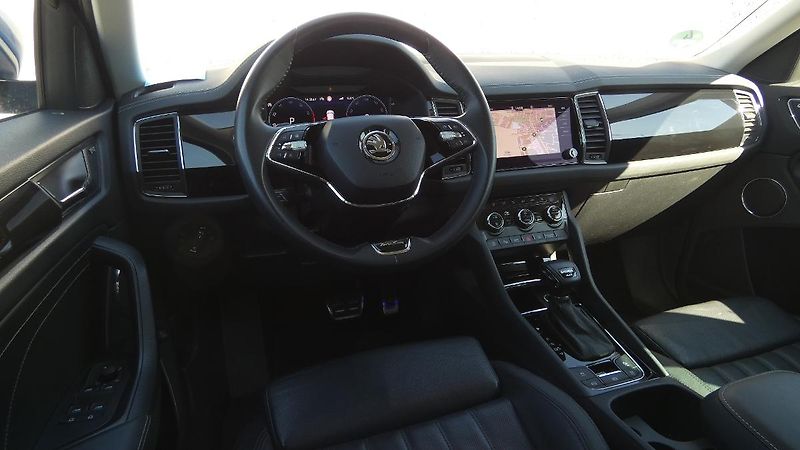 Škoda Kodiaq 2,0 TSI 140 kW L&K 4x4 DSG - fotka 5 z 27