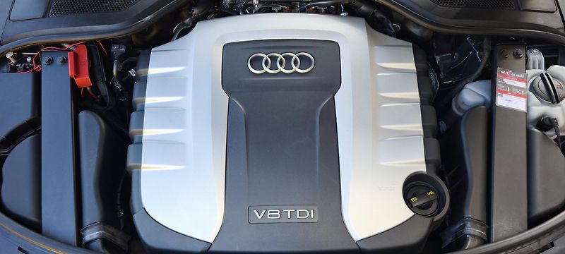 Audi A8 (2013) Audi A8, Audi A8L 4.2 V8, LONG - fotka 53 z 65