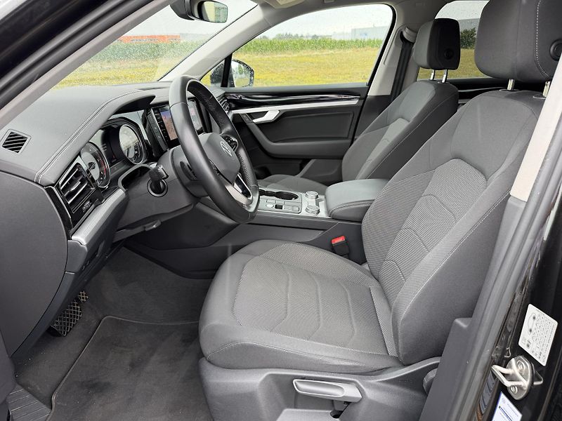 Volkswagen Touareg 3.0 TDI ČR DPH VZDUCH TAŽNÉ - fotka 10 z 36