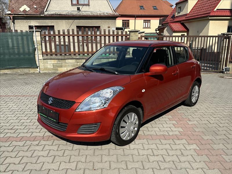 Suzuki Swift 1,2 4x4 - fotka 9 z 18