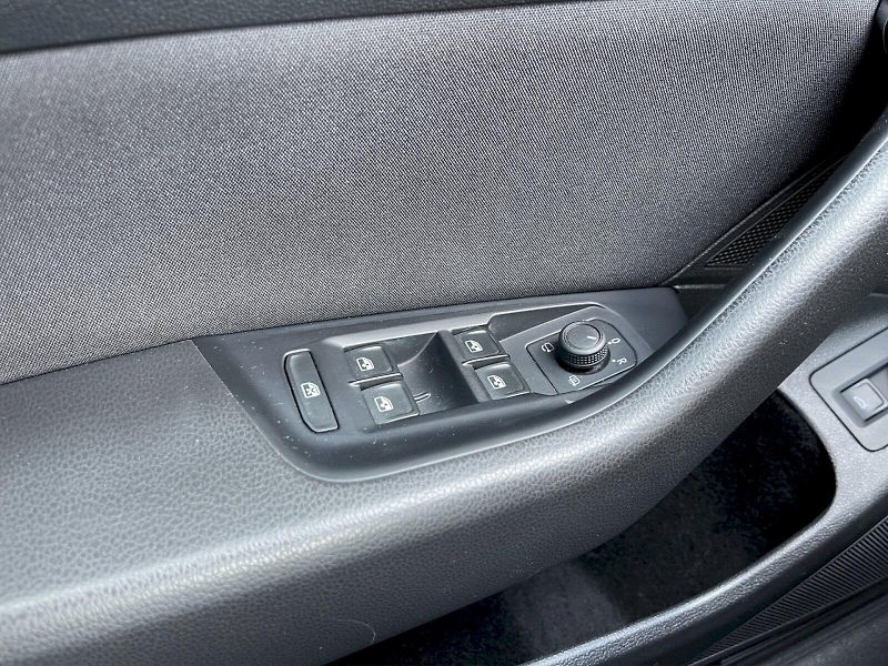 Volkswagen Passat (2023) 2.0 TDI 110kW DSG Business - fotka 21 z 32
