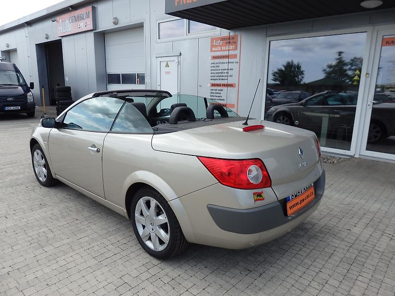 Renault Mégane 2,0i KLIMA, ZÁLOHOVÁNO - fotka 19 z 20