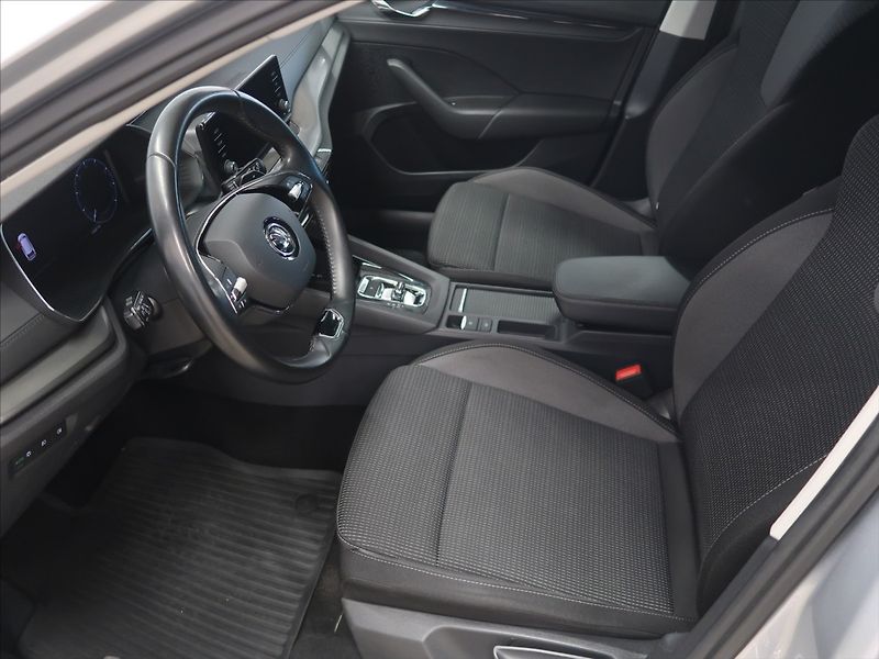 Škoda Octavia 2,0 TDI DSG 1.majitel CZ - fotka 11 z 34