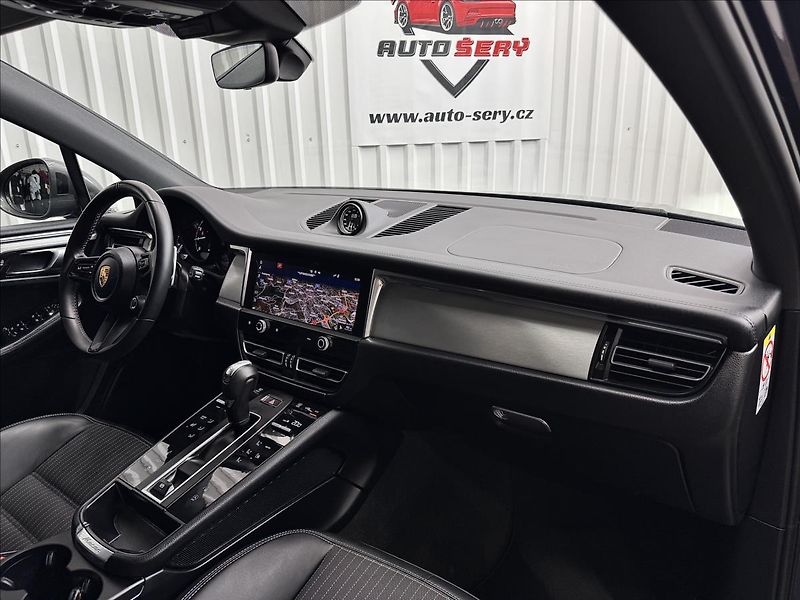 Porsche Macan T CHRONO PASM PANO MATRIX LED - fotka 44 z 49