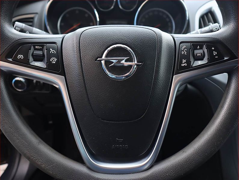 Opel Astra (2014) 1.7 CDTI, Serv.kniha, Tempomat - fotka 15 z 16