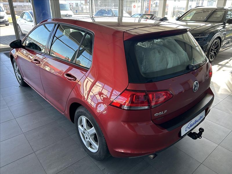 Volkswagen Golf 1,2   TSI 77kW,SERVISKA,TAŽNÉ - fotka 4 z 27