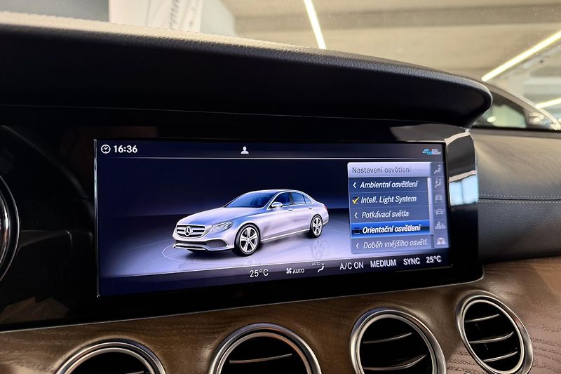 Mercedes-Benz Třídy E (2018) E 200d Exclusive - fotka 80 z 103