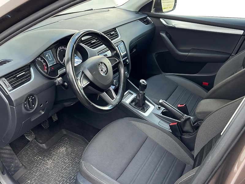 Škoda Octavia AMBITION 4X4 - fotka 6 z 24