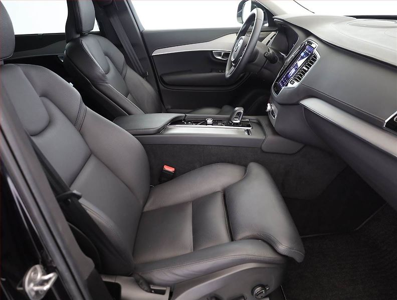 Volvo XC90 (2023) B5 AWD - fotka 7 z 20