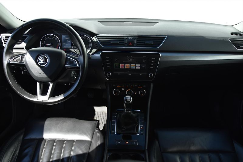 Škoda Superb 2.0TDi BIXENON KŮŽE ACC ČR - fotka 14 z 29