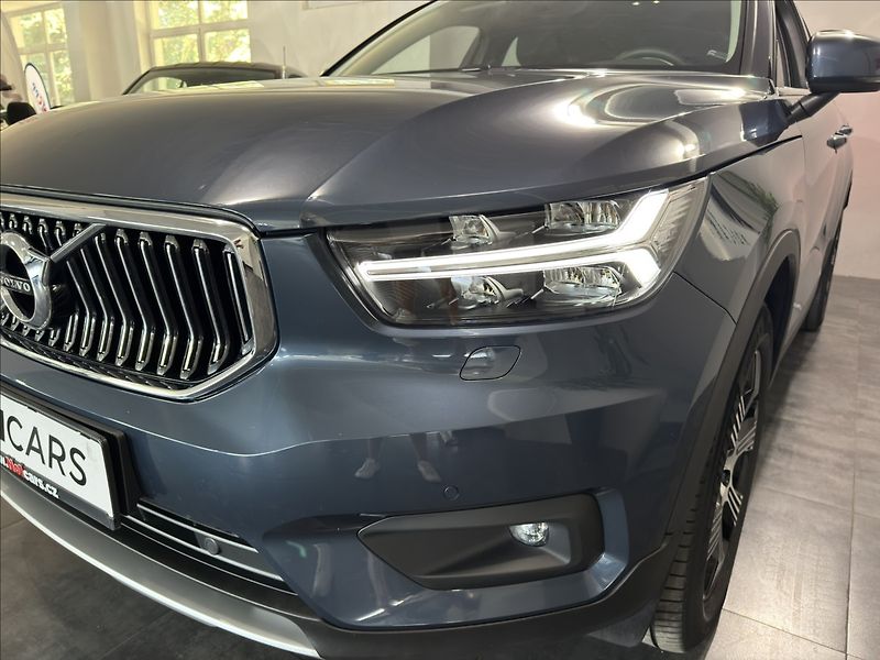 Volvo XC40 2,0   B4 AWD MOMENTUM DPH - fotka 32 z 35