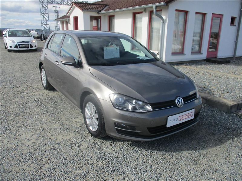 Volkswagen Golf 1,2 TSi,aut.klima.serv.kn. - fotografie inzerátu