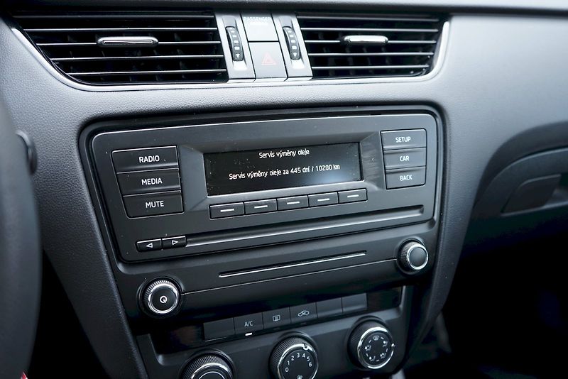 Škoda Octavia (2013) TSI 77 kW Active - fotka 13 z 21