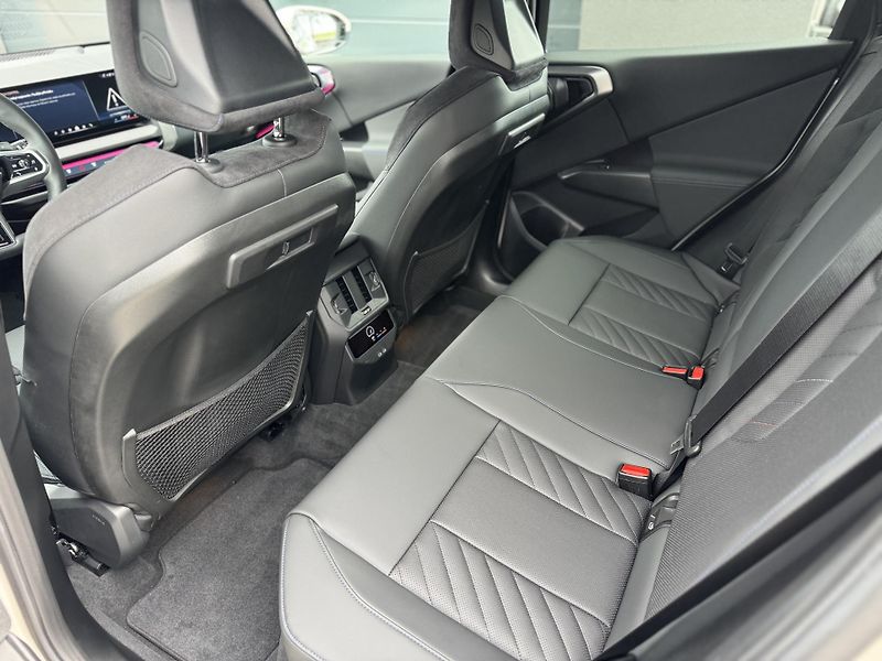 BMW X3 (2025) 20d Xdrive, M-paket, Záruka - fotka 22 z 33