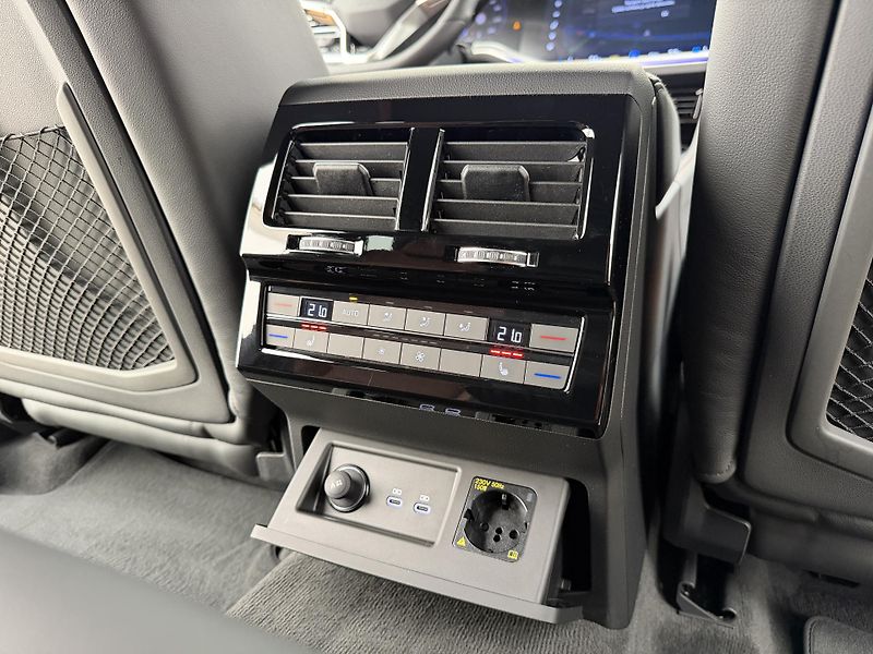 Volkswagen Touareg 3.0Tdi*210kw*DPH*Final Edition - fotka 18 z 49