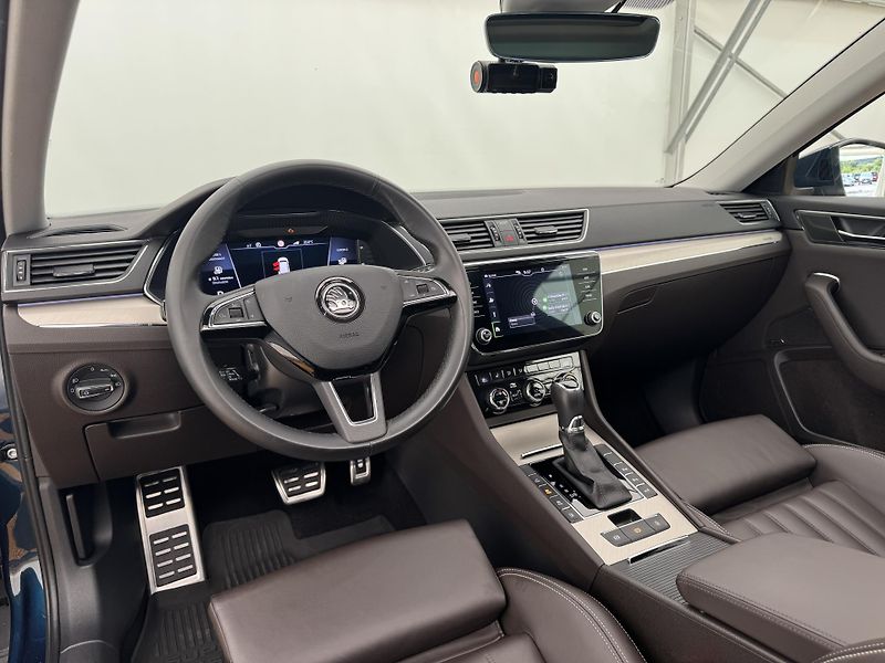 Škoda Superb 1.4tsi*Plug-In*160kw*L&K*PANO* - fotka 20 z 44