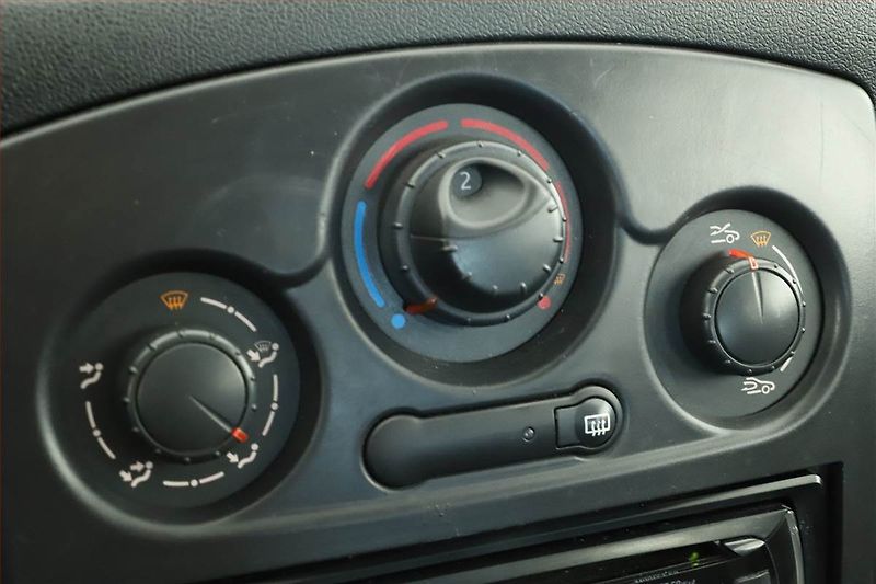 Renault Clio (2009) 1.2 16V, po STK, zamluveno - fotka 8 z 12