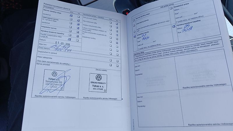 Volkswagen Touareg 3,0TDi 176kW Nové v ČR - fotka 39 z 44